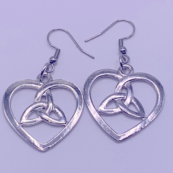 💜3 for$33 ♥️NWT Hand Crafted Celtic Knot Heart Earrings ♥️ - Picture 3 of 10